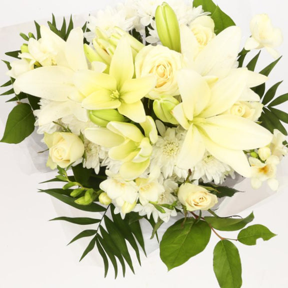 Delightful Flora Flowers Delivery